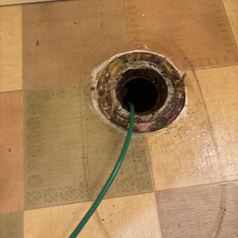 Toilet flange with hose for hydro jet cleaning Toilet flange with hose for hydro jet cleaning
