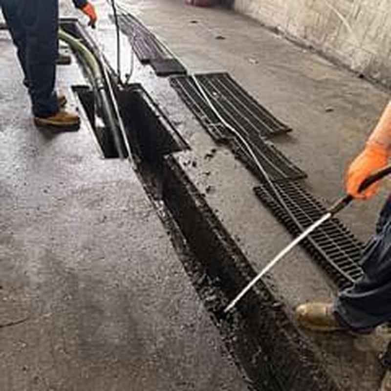 Wash bay trough and pit cleaning with jetting tools