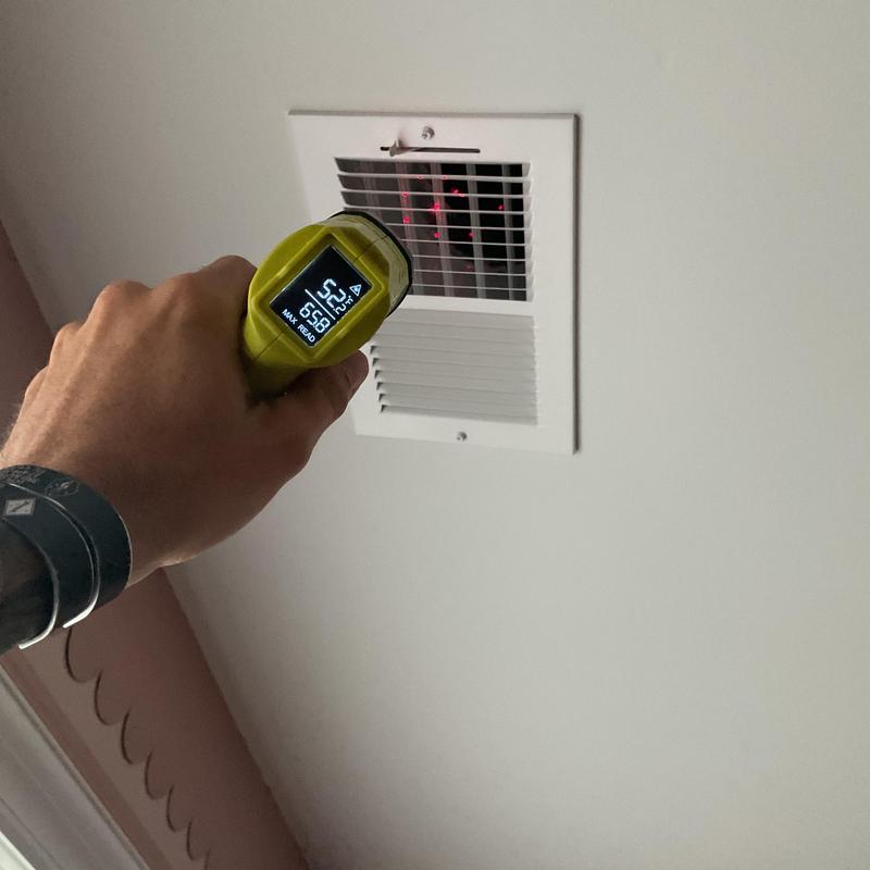 Air vent temperature reading with infrared thermometer