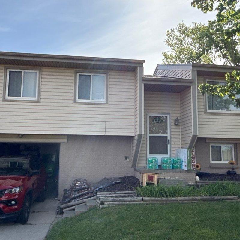 Three tab composition shingles removal and replacement