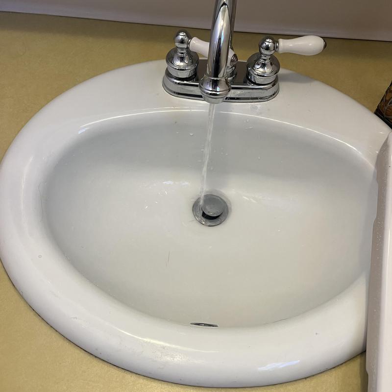 Bathroom sink faucet with low water flow running