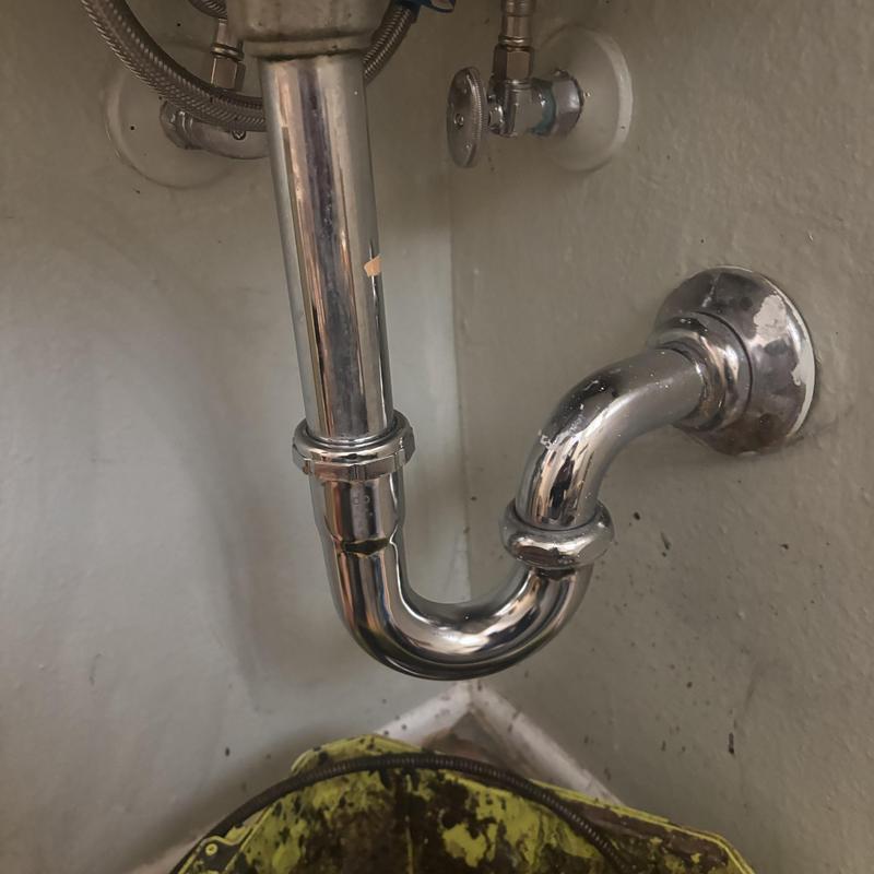 P-trap drain pipe with shutoff valve in wall P-trap drain pipe with shutoff valve in wall