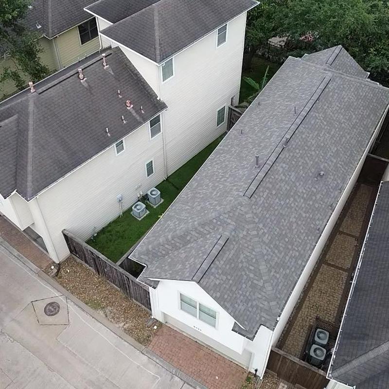 Owens Corning Oakridge Driftwood roof on townhome