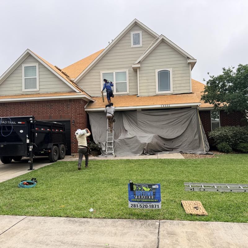 Roof decking installation with Owens Corning Duration shingles