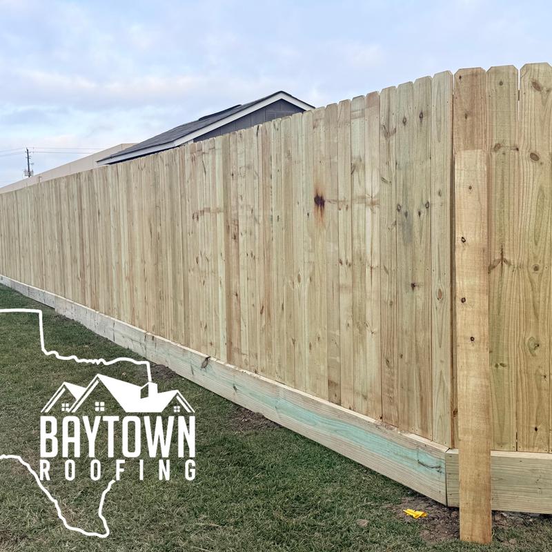 Wooden privacy fence installation in Baytown, TX
