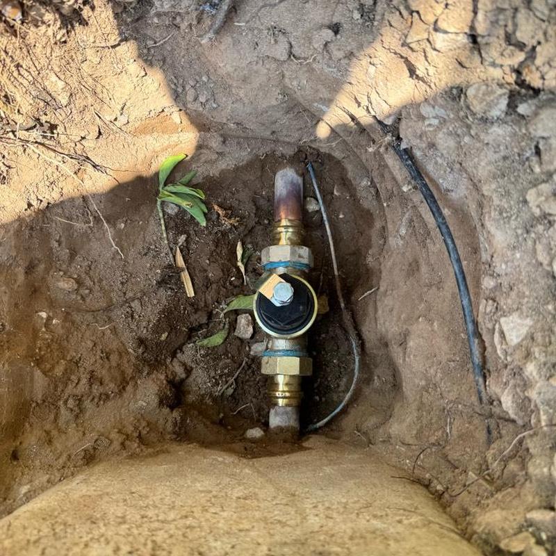Pressure reducing valve installation on copper pipe