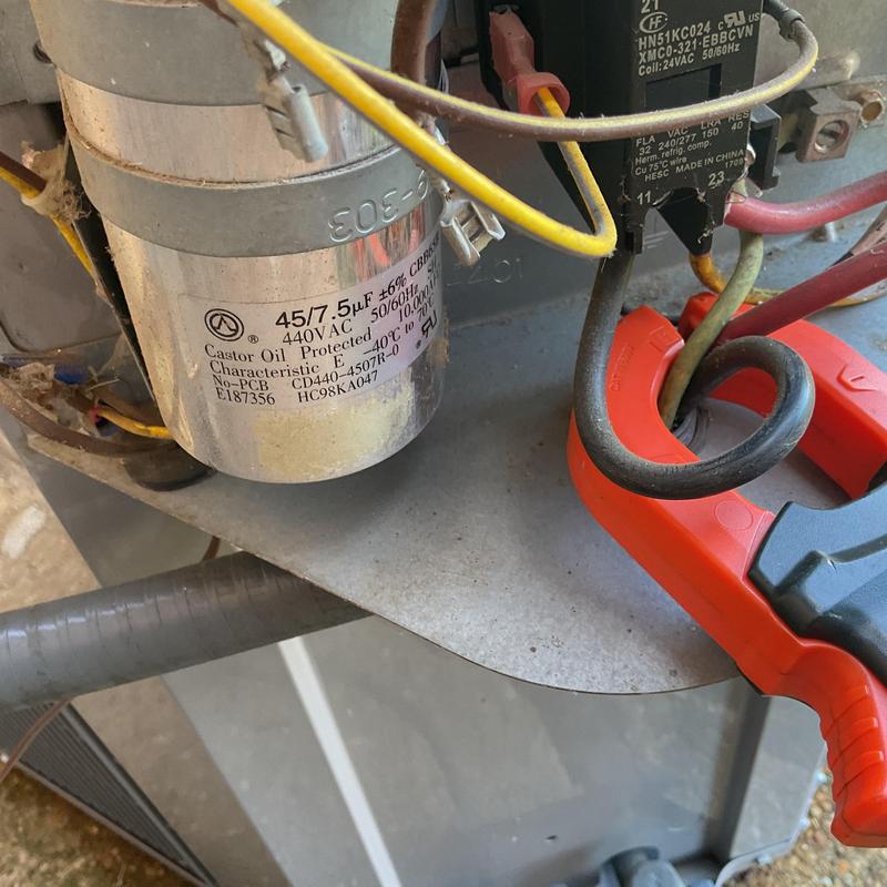 Dual run capacitor with clamp meter testing