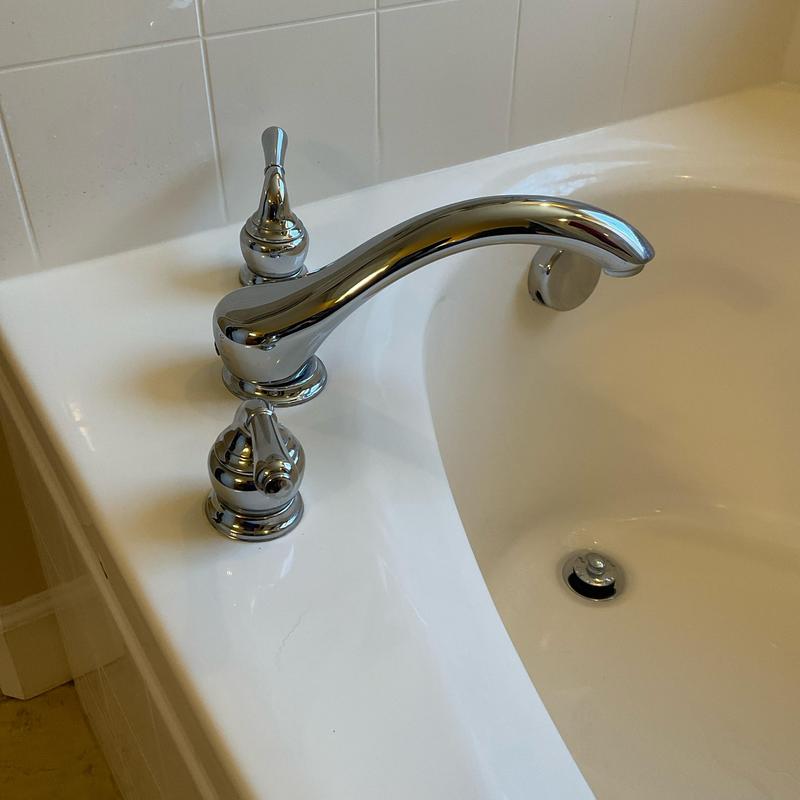 Bathtub faucet with hot water line twisting issue