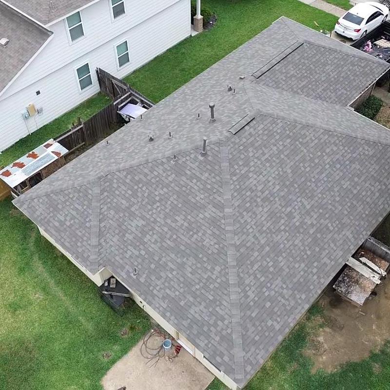Owens Corning Architectural shingle roof in driftwood color