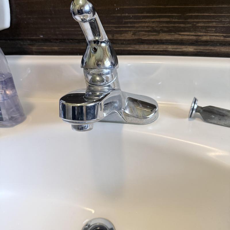 Bathroom sink faucet with metal handle replacement Bathroom sink faucet with metal handle replacement