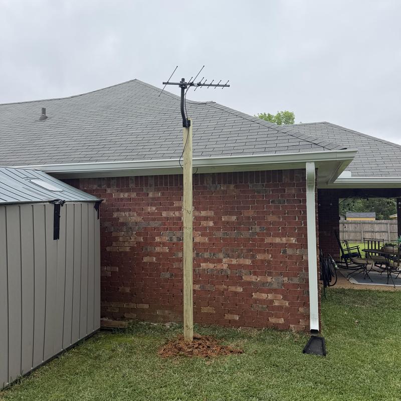 Outdoor antenna mounted on new 4x4 wooden post