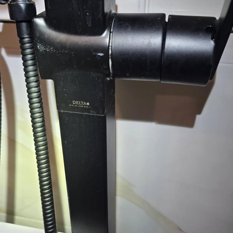 Delta Ara floor-mount tub filler valve and cartridge stem