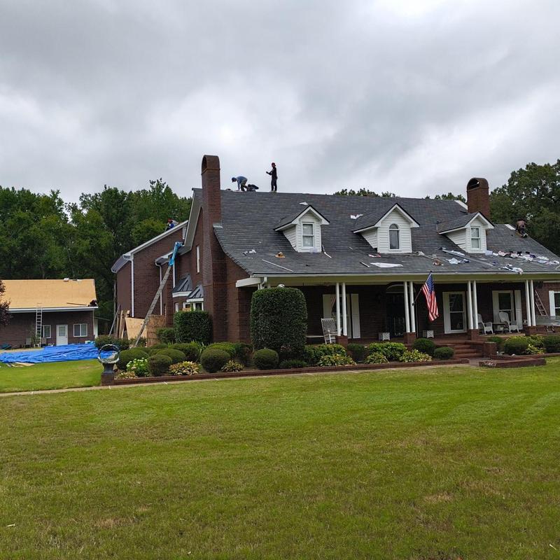 GAF SlateLine roofing system installation on large home