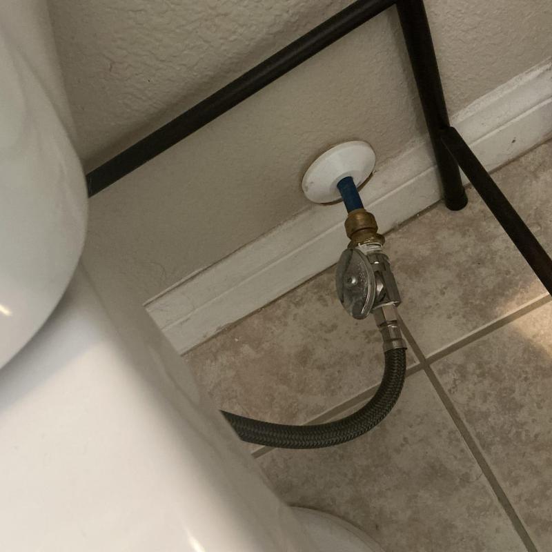 Threaded quarter-turn shut-off valve in guest bath
