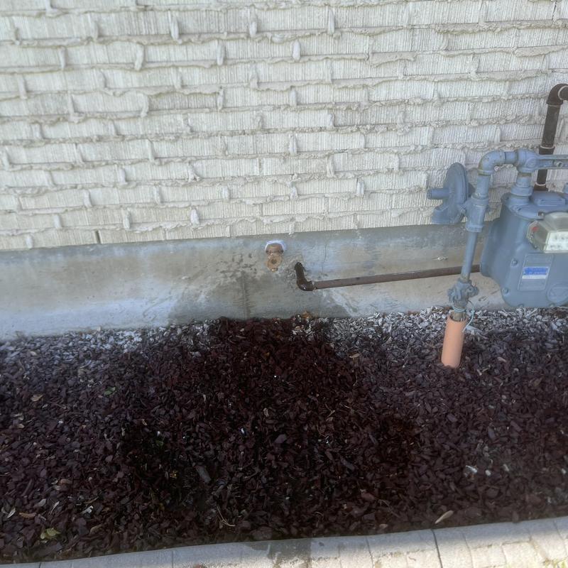 Hose bib installation with water main tie-in loop