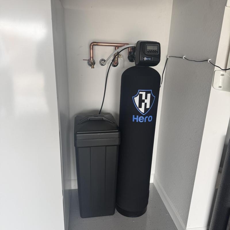 Hero water softener system with filtration unit Hero water softener system with filtration unit