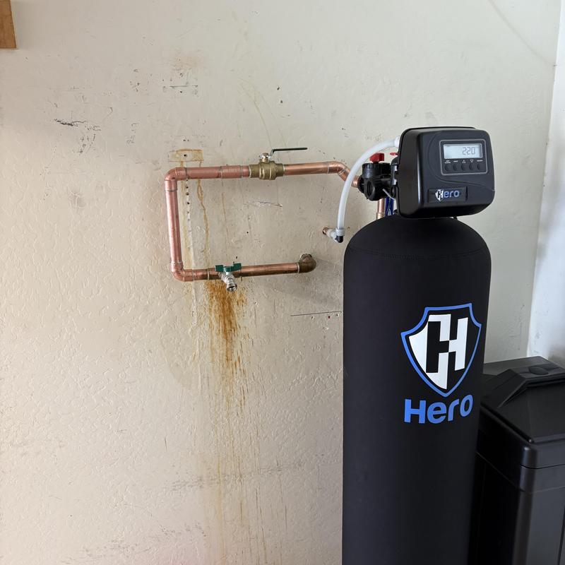 Water softener system with copper piping and valve Water softener system with copper piping and valve