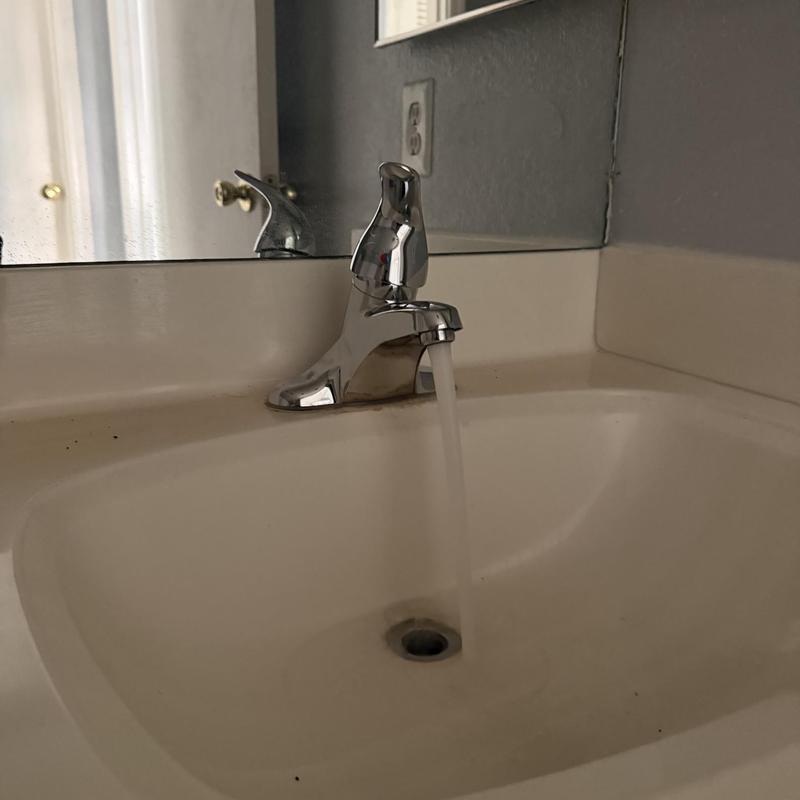 Moen 1225 single handle bathroom faucet running water Moen 1225 single handle bathroom faucet running water