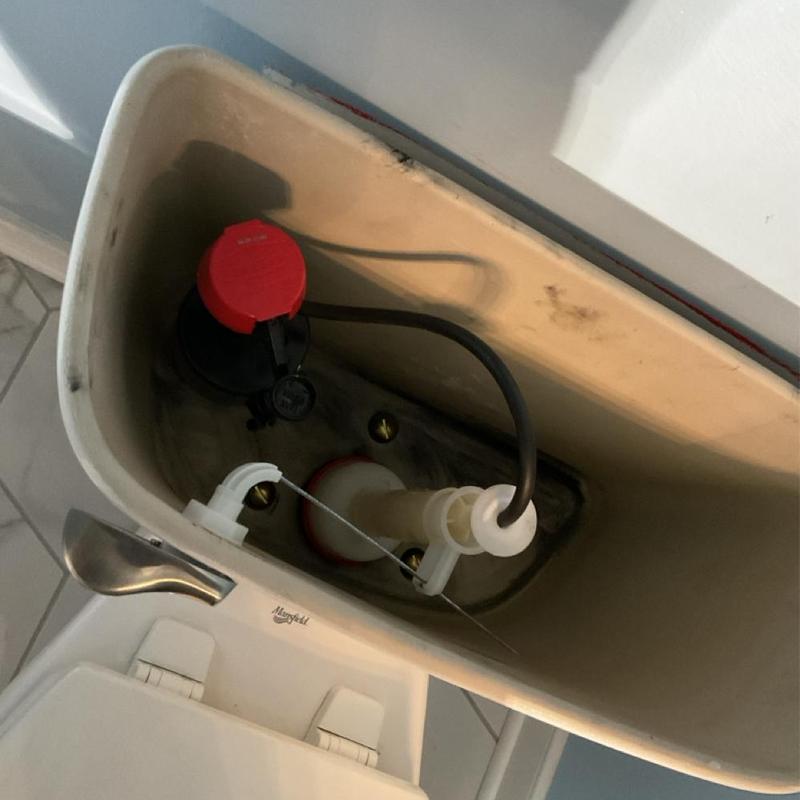 Toilet tank internal flush valve and fill valve assembly Toilet tank internal flush valve and fill valve assembly