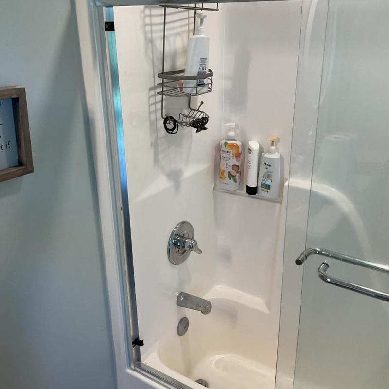 Delta tubshower cartridge and diverter in bathtub Delta tubshower cartridge and diverter in bathtub
