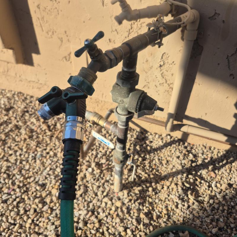 1 Inch Pressure Regulator Valve with hose connection outdoors 1 Inch Pressure Regulator Valve with hose connection outdoors