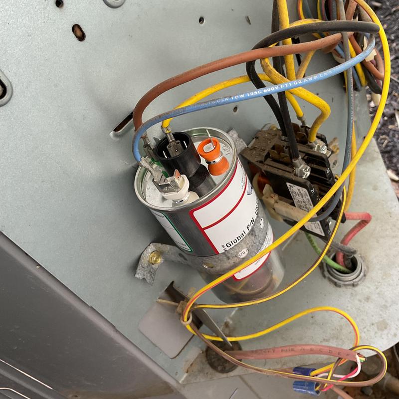 Dual run capacitor and electrical wiring in HVAC unit