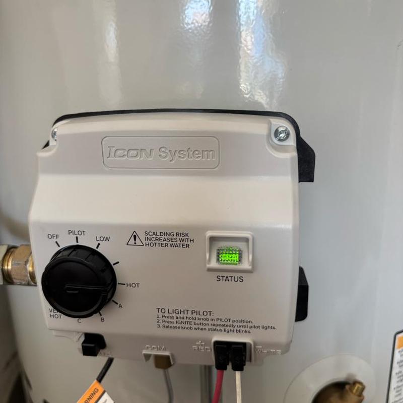 Gas control valve on water heater with status light