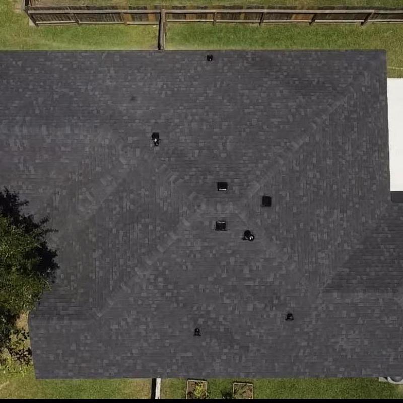 Owens Corning Onyx Black roof shingles on residential home