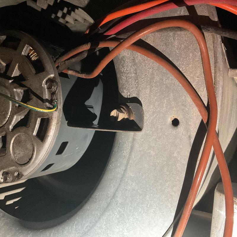 Blower motor and capacitor wiring in HVAC system