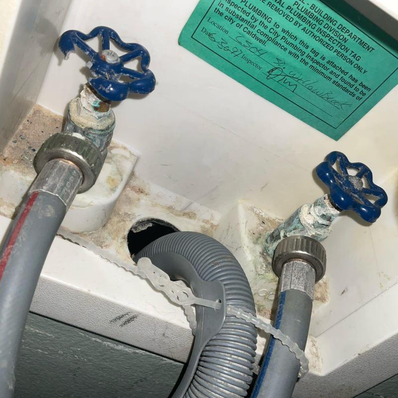 Laundry water valves with corrosion and hose connections