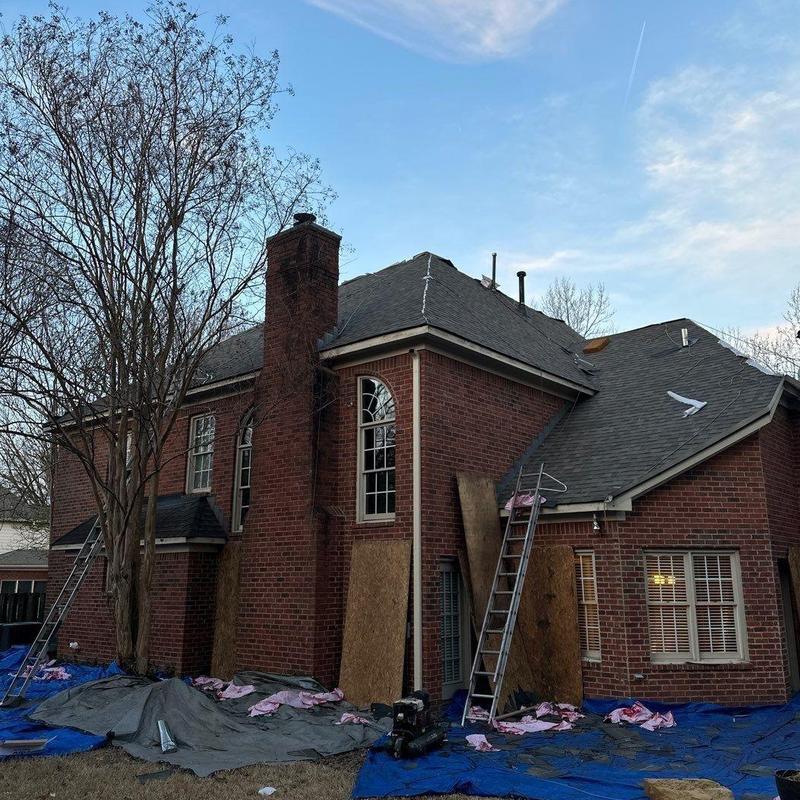 Owens Corning Oakridge asphalt roofing installation