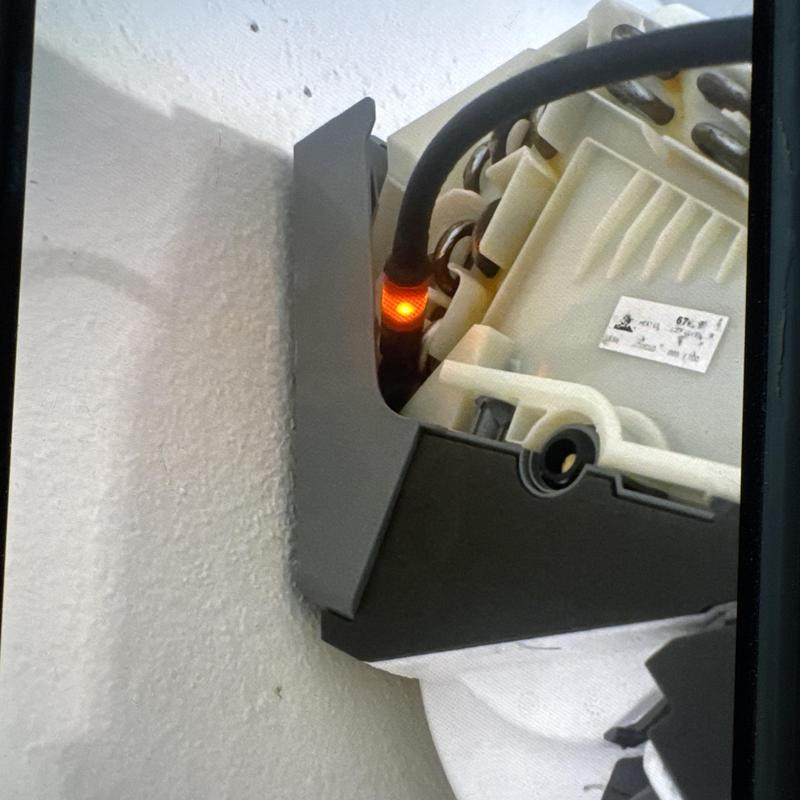 Mini split evaporator coil leak detection light