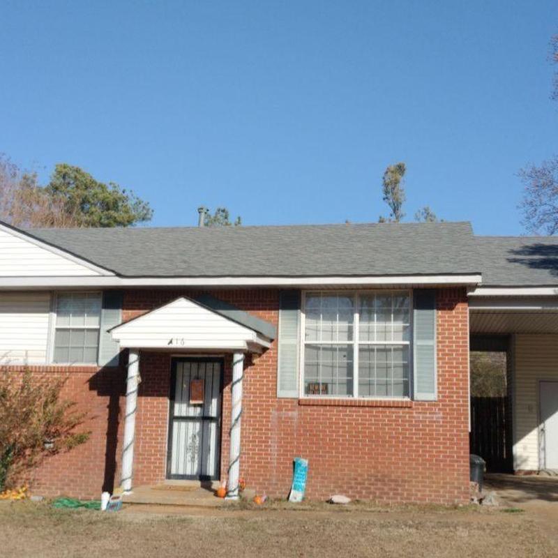 Owens Corning Oakridge asphalt shingle roof on brick home Owens Corning Oakridge asphalt shingle roof on brick home