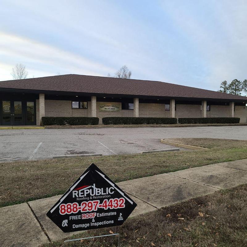 CertainTeed Landmark asphalt roofing on commercial building CertainTeed Landmark asphalt roofing on commercial building