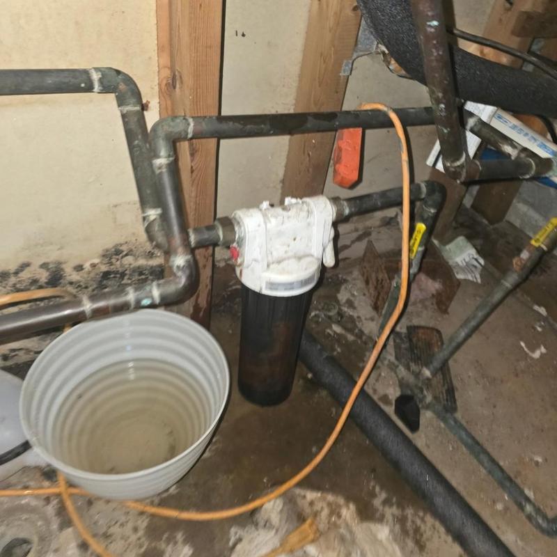 Sedimentary filter installation on water pipe system