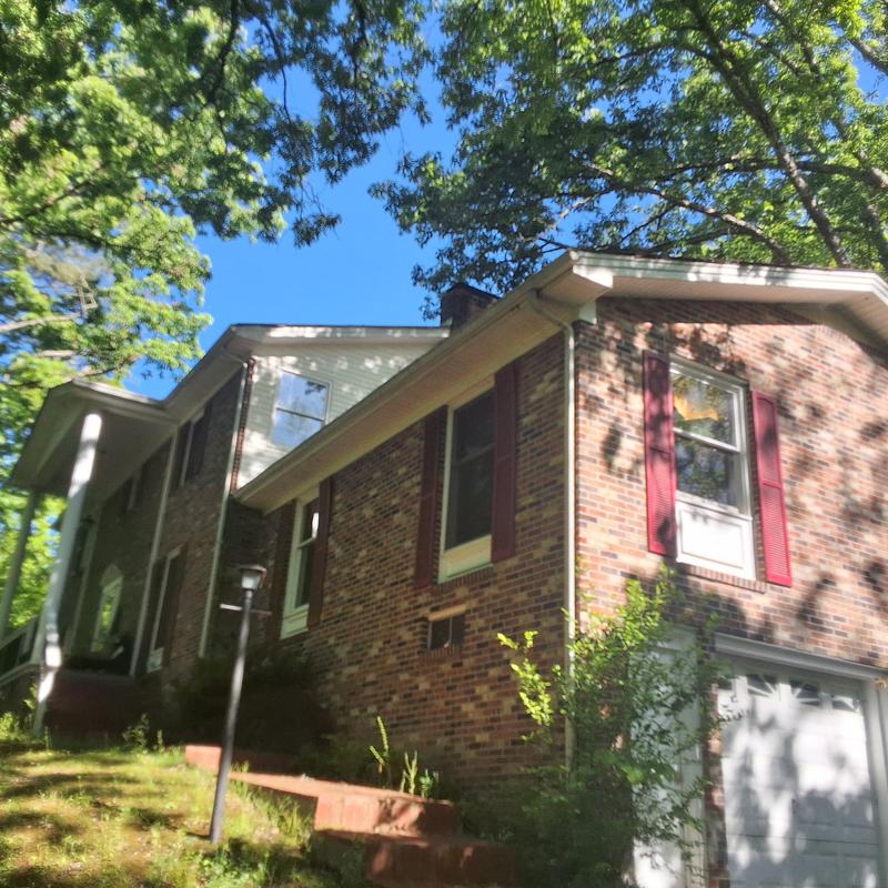 3-tab shingle roof inspection on brick house 3-tab shingle roof inspection on brick house