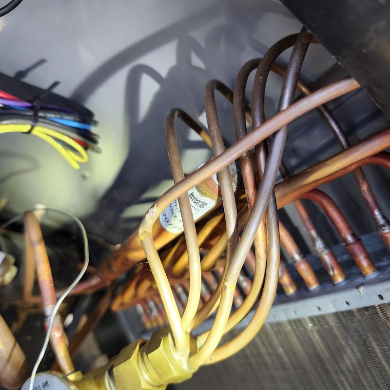RUUD heat pump outdoor coil with refrigerant lines RUUD heat pump outdoor coil with refrigerant lines