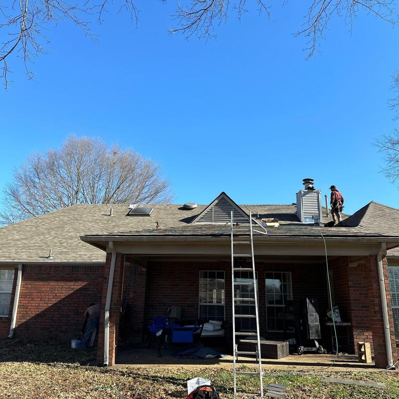 Owens Corning Oakridge asphalt roof installation in progress