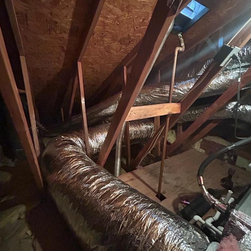 Flexible ductwork installation in attic space