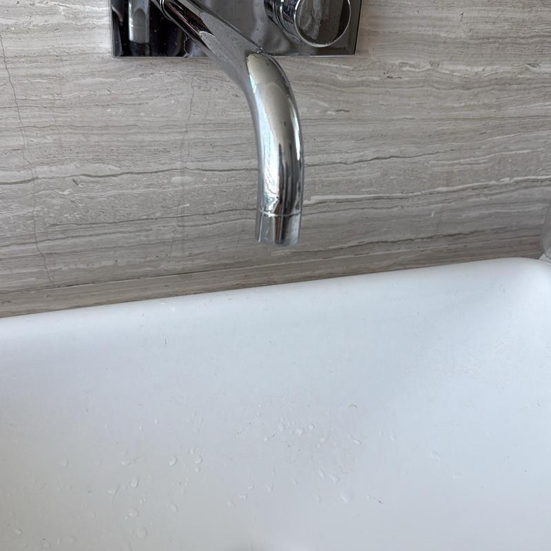 Kitchen faucet installation and dispenser retightening Kitchen faucet installation and dispenser retightening