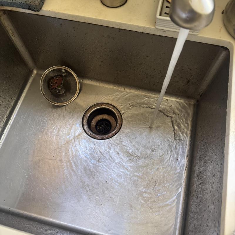 Kitchen sink drain clearing and water flow test Kitchen sink drain clearing and water flow test