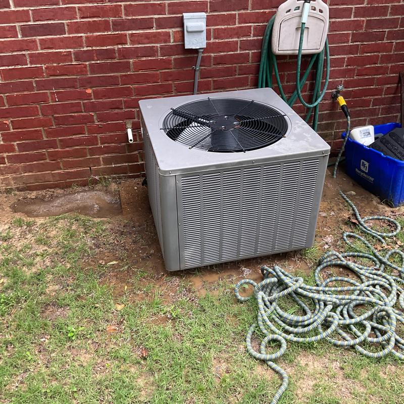 Air conditioner condenser coil cleaning and inspection Air conditioner condenser coil cleaning and inspection