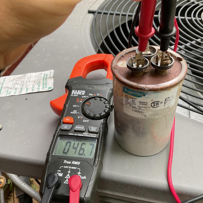 Dual run capacitor testing with digital multimeter Dual run capacitor testing with digital multimeter