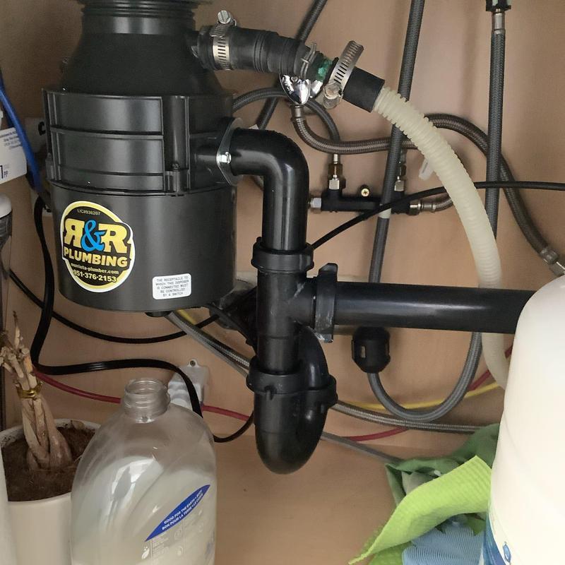 Badger5 garbage disposal with quick lock mount installation