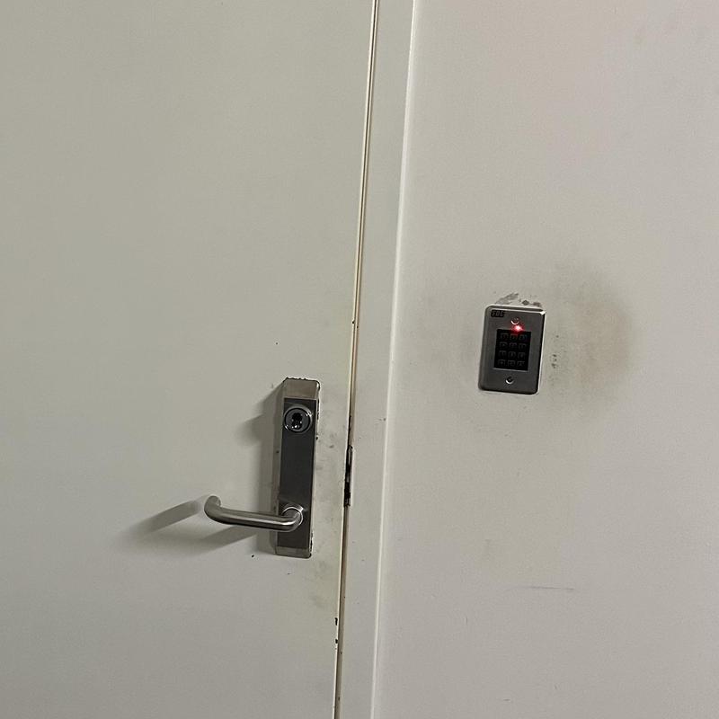 Electronic multipoint door lock with keypad access panel Electronic multipoint door lock with keypad access panel
