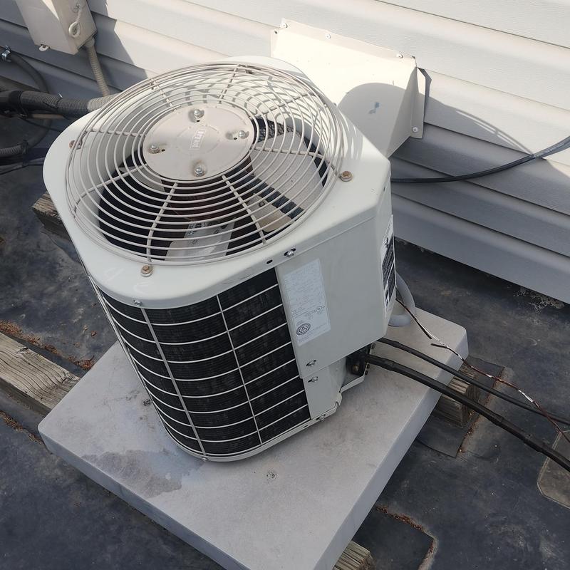 Bryant 561CJ018-D residential air conditioner unit