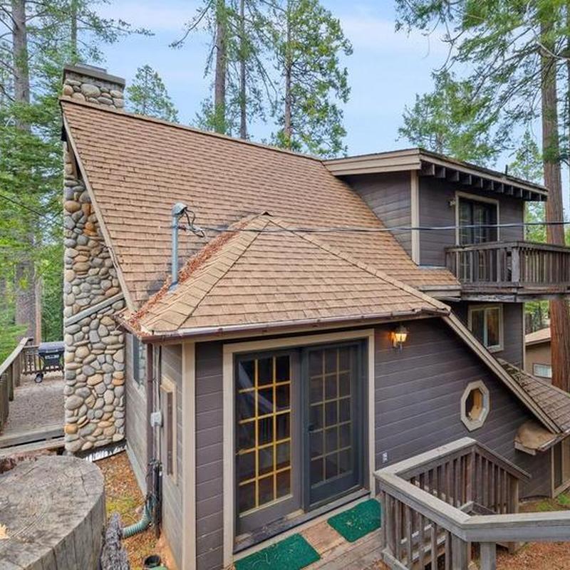 GAF lifetime asphalt roof on Mi Wuk cabin