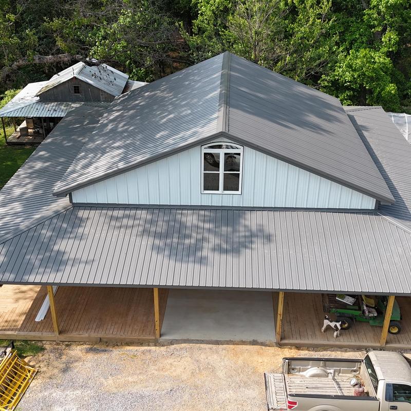 Metal roof and porch on 40x40 wood framed building Metal roof and porch on 40x40 wood framed building