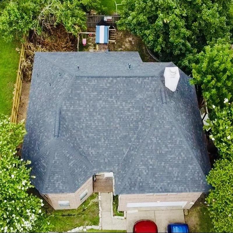 Owens Corning Onyx Black shingle roof replacement in Baytown