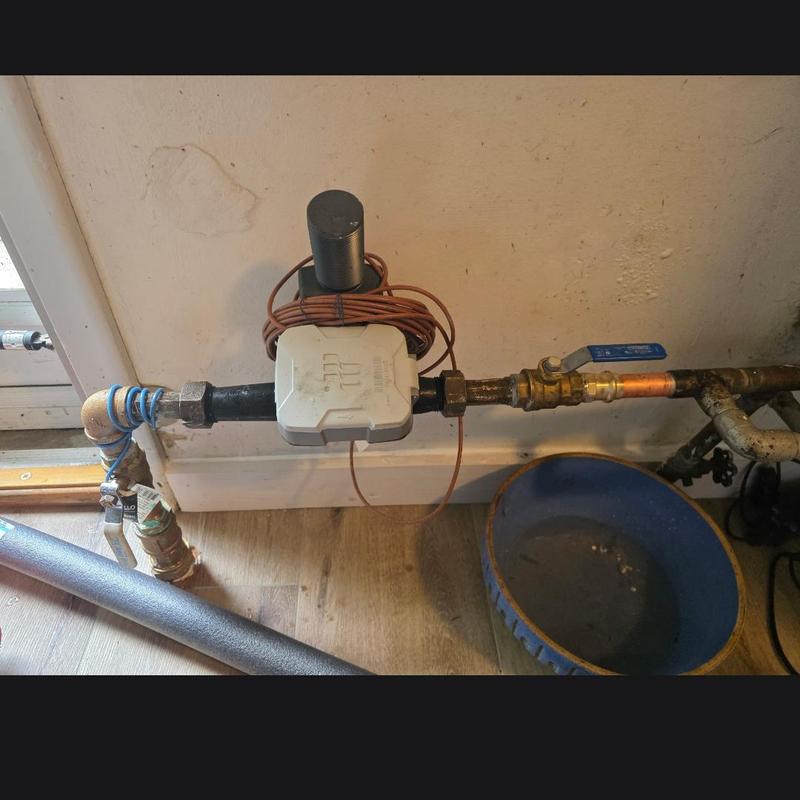 Pressure switch and gauge on well water pipe system